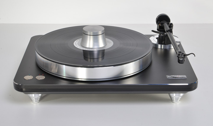 Acoustic Signature WOW XL Turntable with TA-1000 Tonearm 01